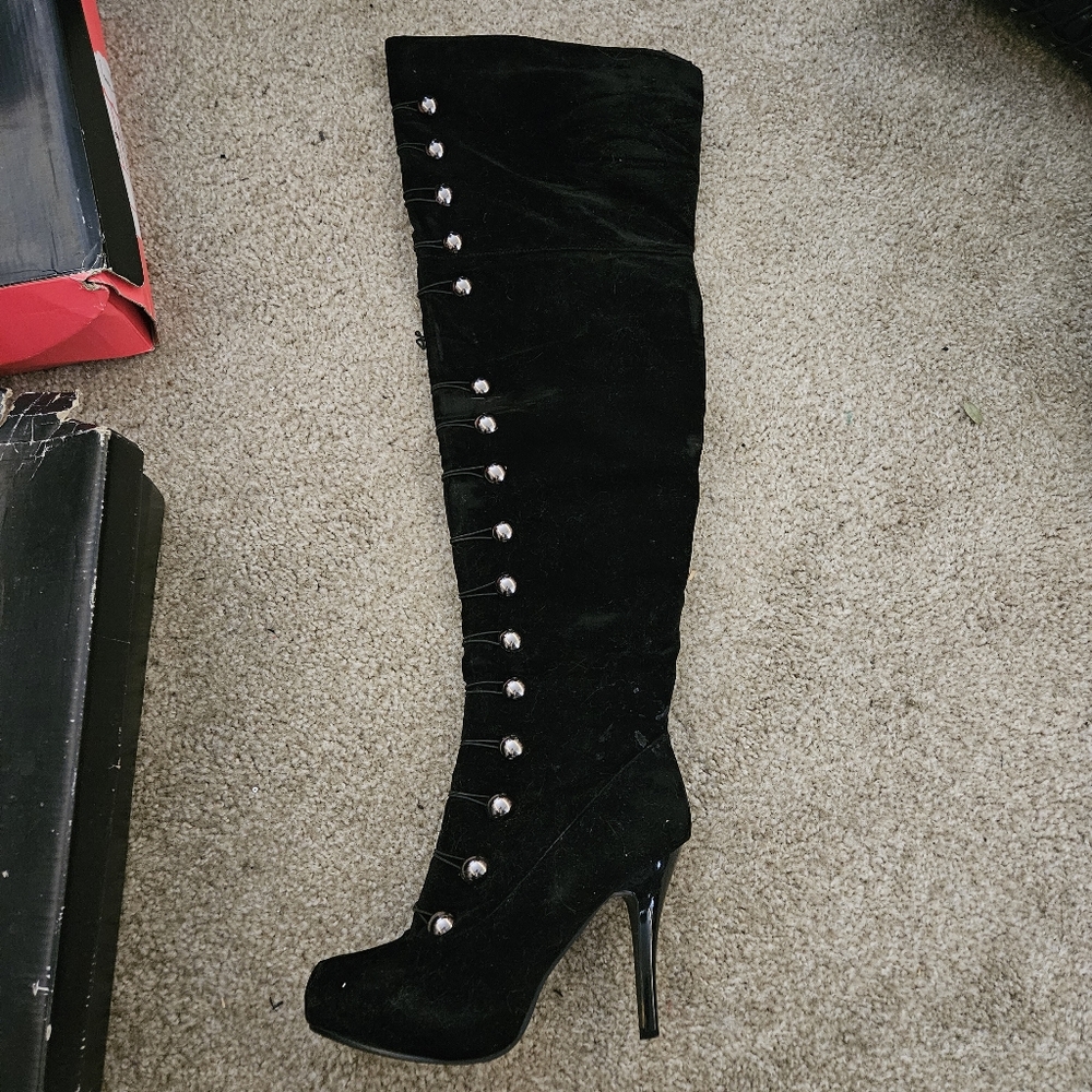 JustFab Joaine Suede Heeled Boots
